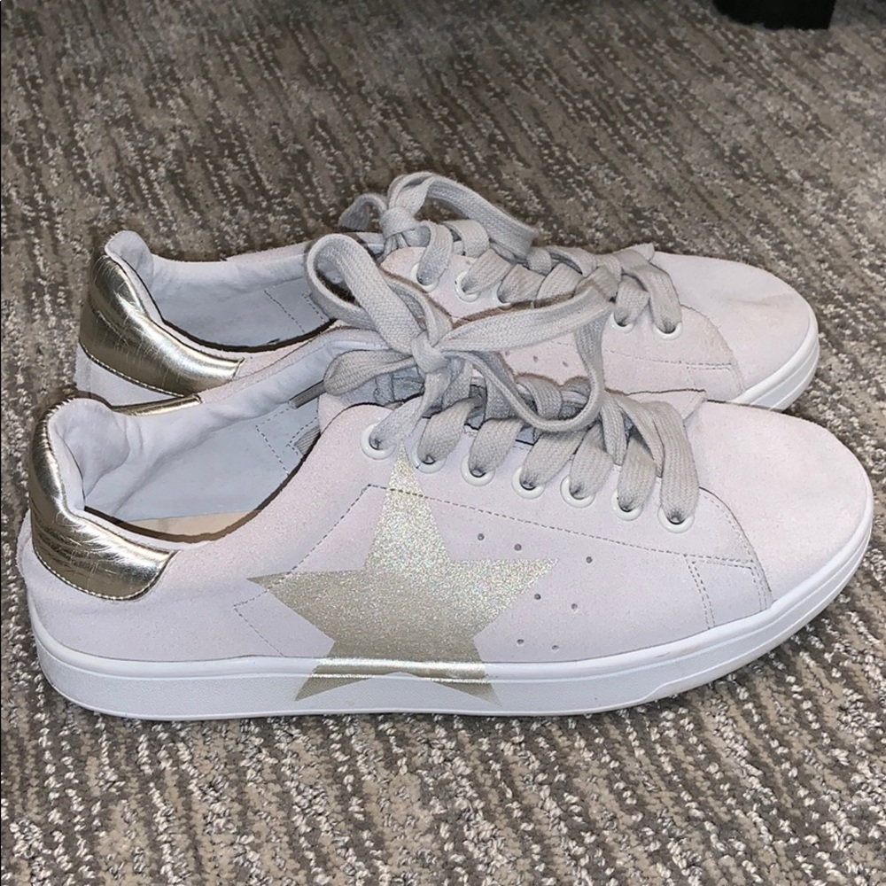 Steve Madden Tan & Gold Sneakers